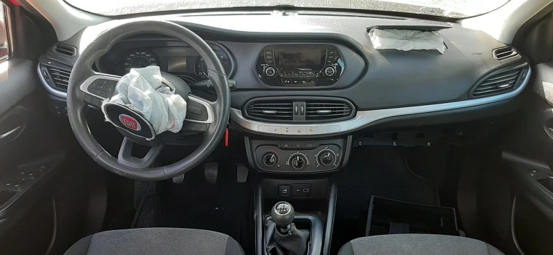 Fiat Tipo 1,4i, снимка 6 - Автомобили и джипове - 42539545