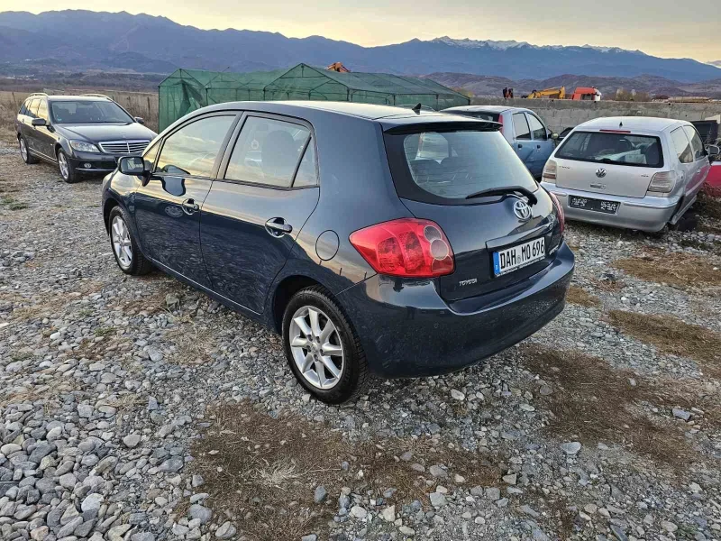 Toyota Auris 1.6 16 v, снимка 5 - Автомобили и джипове - 48089552