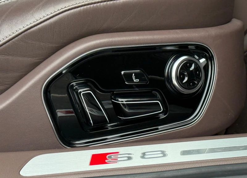 Audi S8 4.0 TFSI V8 Quattro, снимка 13 - Автомобили и джипове - 52374930
