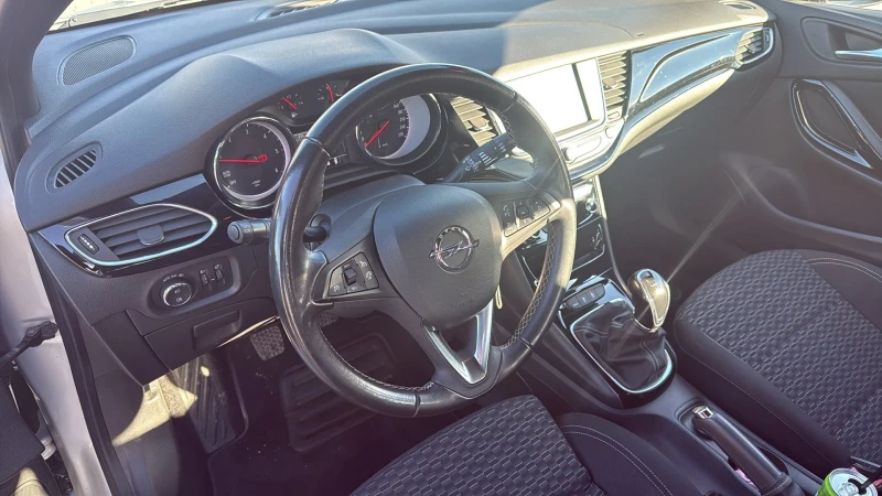 Opel Astra, снимка 12 - Автомобили и джипове - 52379794