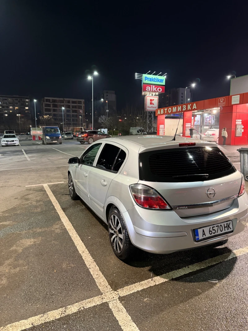 Opel Astra H 1.6 бензин/газ, снимка 4 - Автомобили и джипове - 53357671