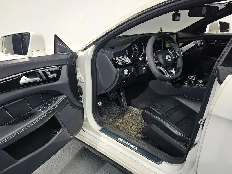 Mercedes-Benz CLS W218 Cls63 Amg S 4Matic, снимка 10 - Автомобили и джипове - 55637444