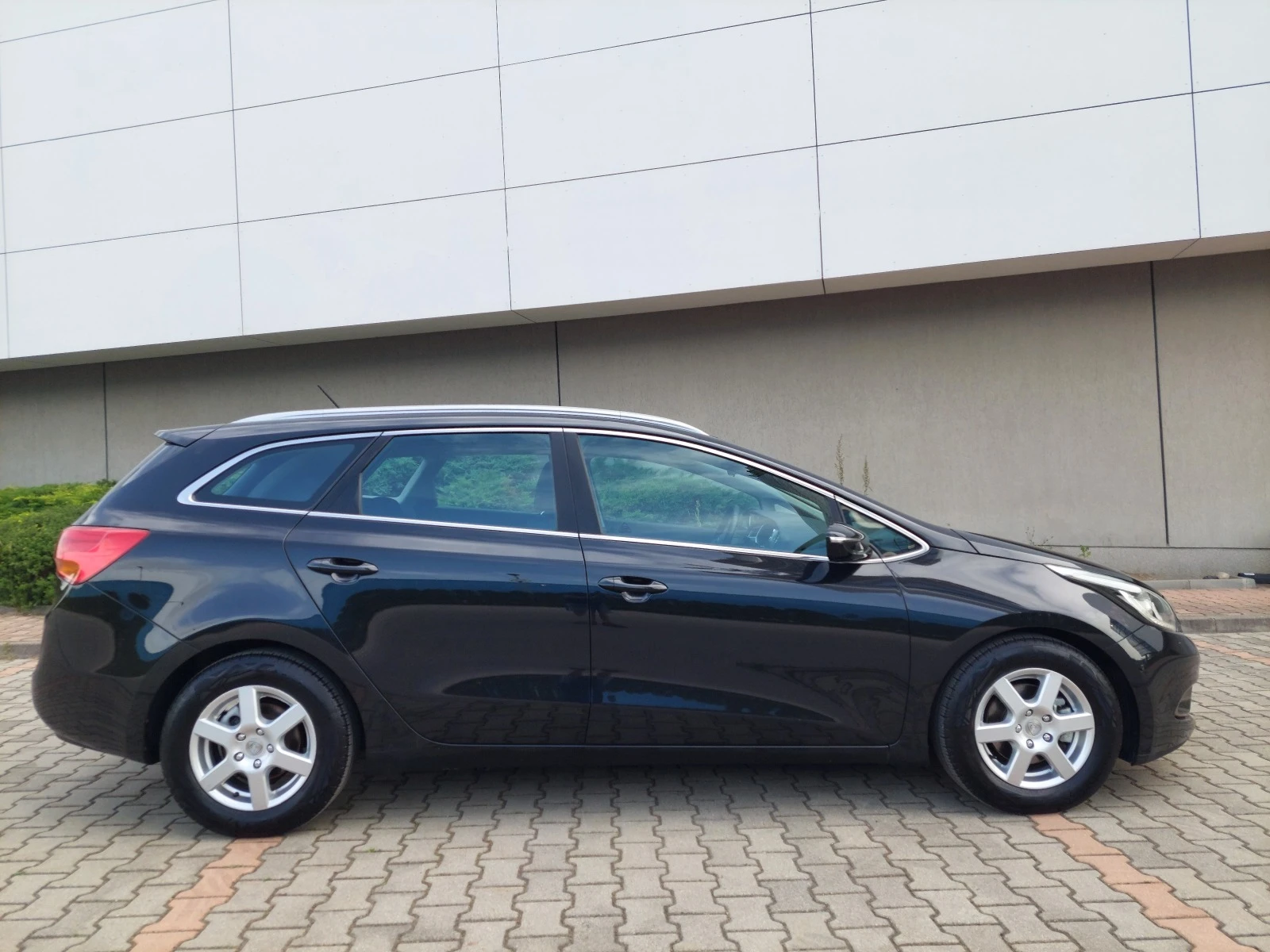 Kia Ceed 1.6 -135 К.С-ШВЕЙЦАРИЯ - изображение 8