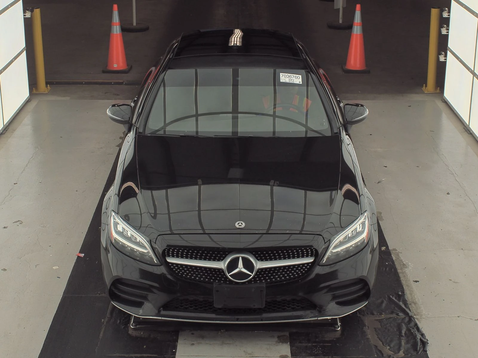 Mercedes-Benz C 300 AMG LINE/BURMESTER/KEYLESS/PANO/LANE ASSIST - изображение 2