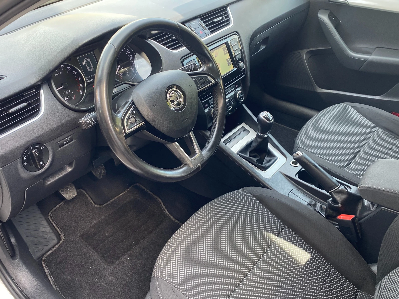 Skoda Octavia 1.6TDI-110k.s-2016g-EURO6B-KLIMATRONIK-NAVI-MULTI - изображение 8