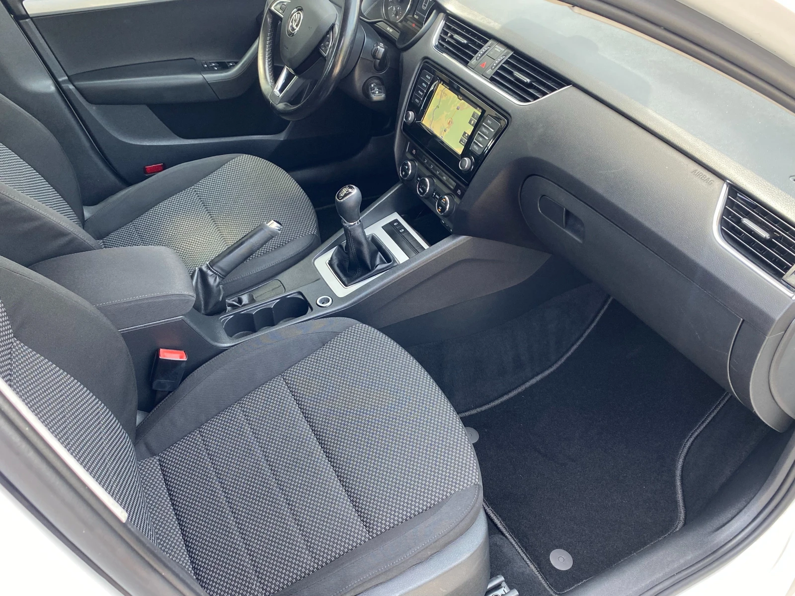 Skoda Octavia 1.6TDI-110k.s-2016g-EURO6B-KLIMATRONIK-NAVI-MULTI - изображение 9