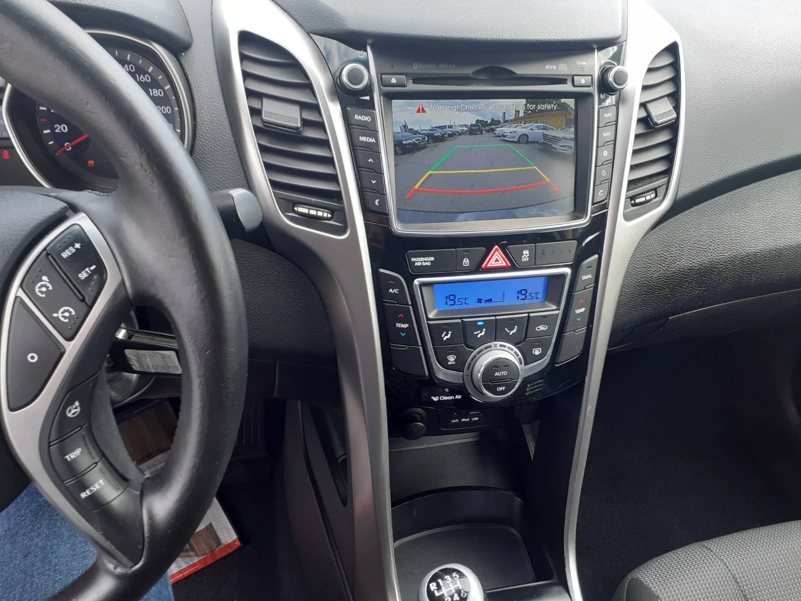 Hyundai I30 1.6 I NAVI KAMERA PREMIUM - изображение 10