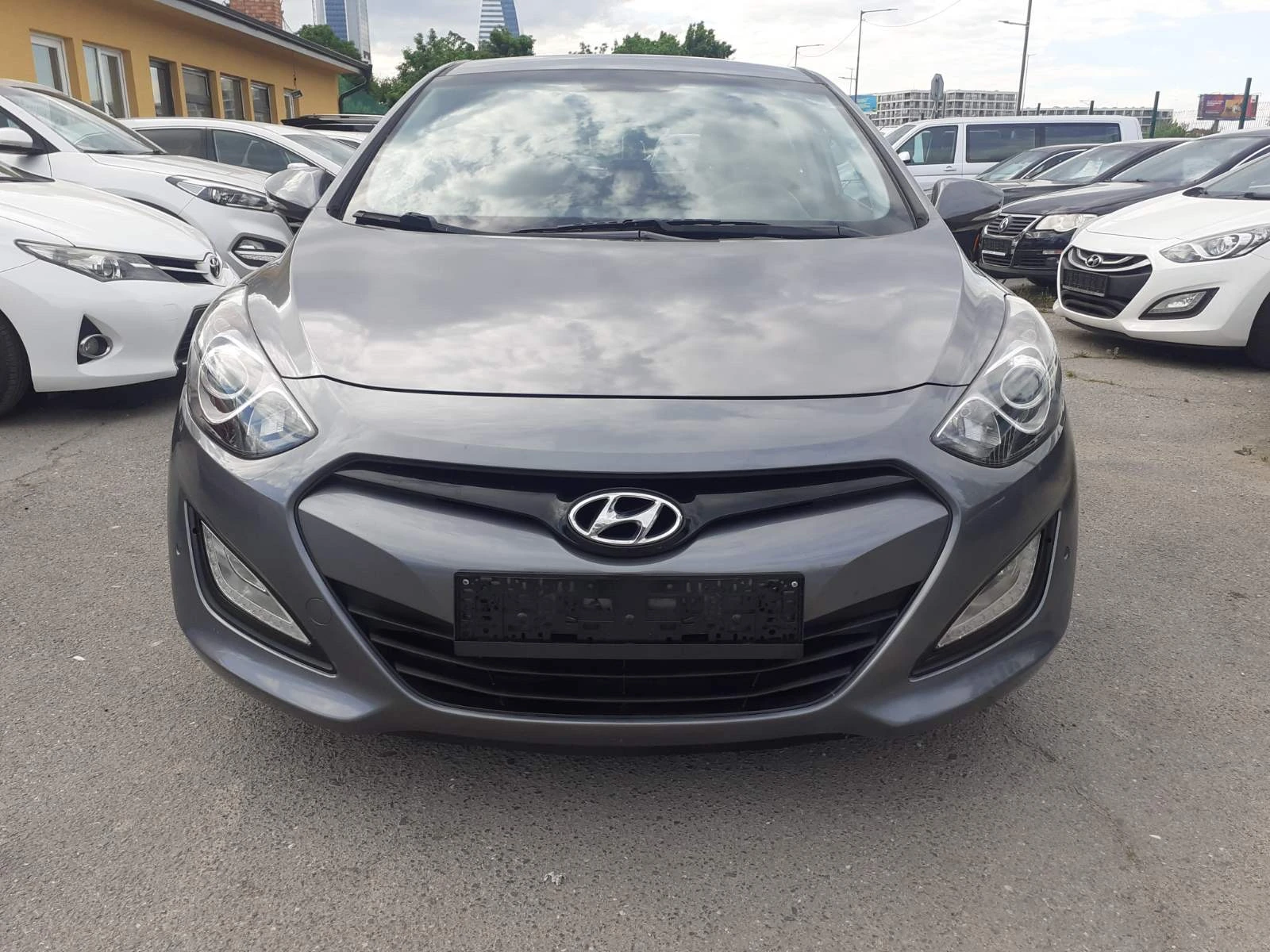 Hyundai I30 1.6 I NAVI KAMERA PREMIUM - изображение 2