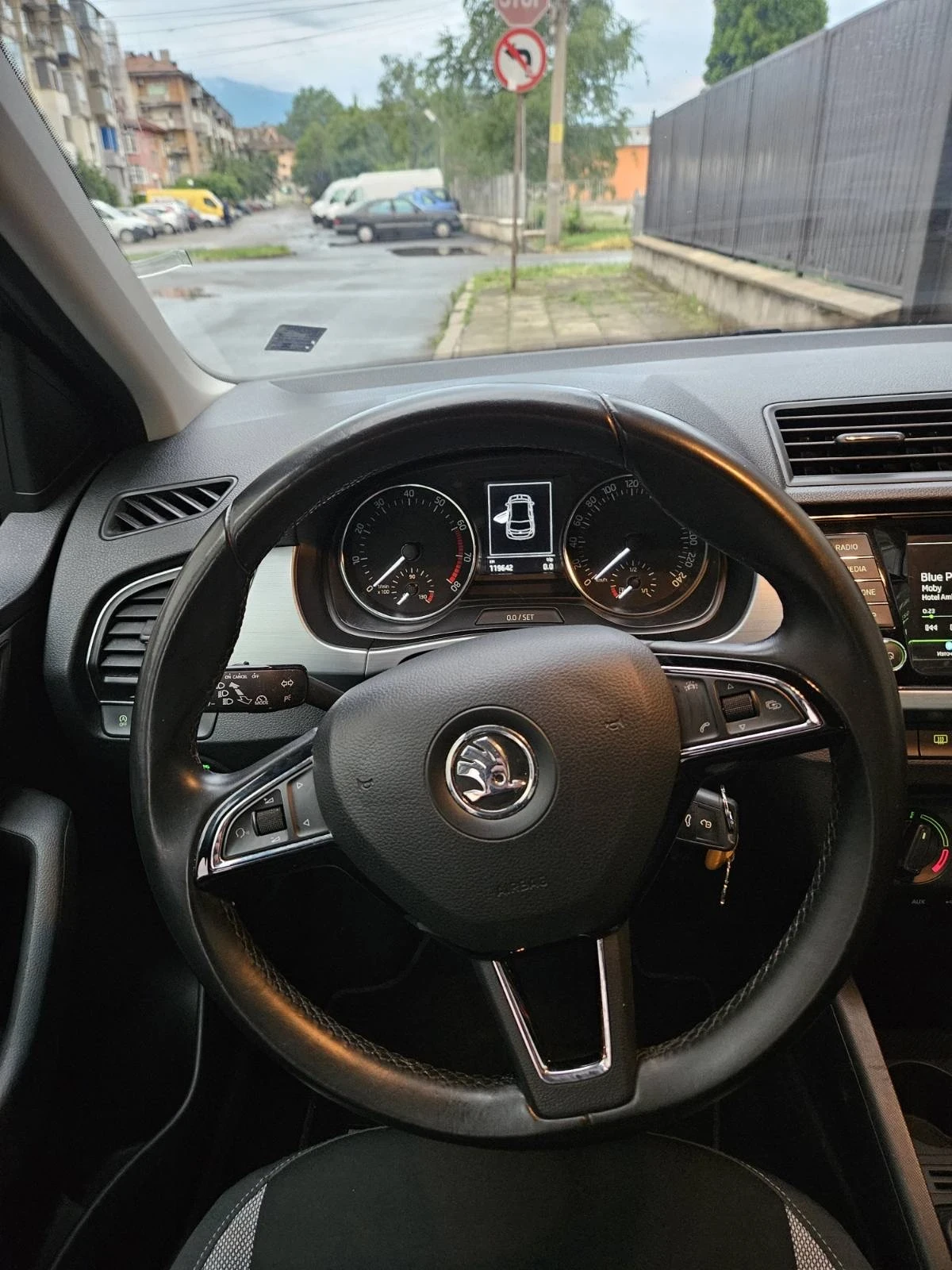 Skoda Fabia 1.0 MPI - изображение 9