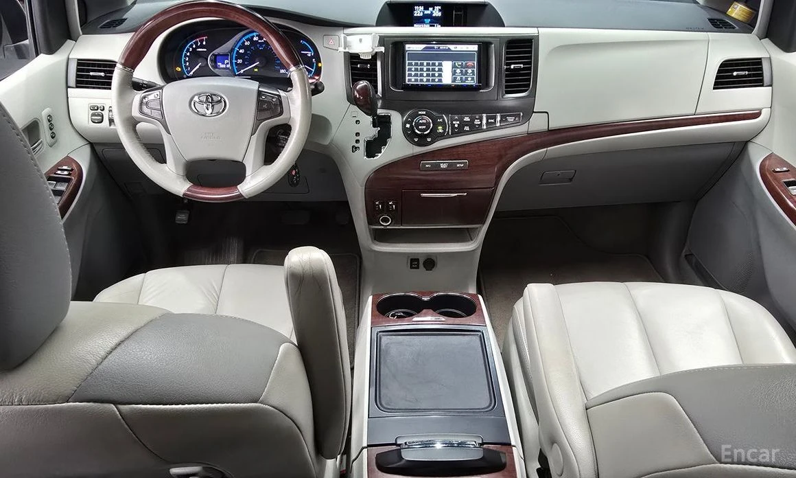 Toyota Sienna  - изображение 7