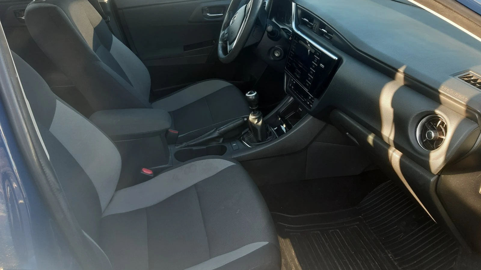 Toyota Auris  | Mobile.bg   11