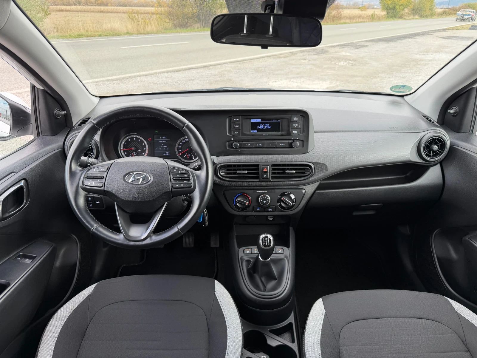 Hyundai I10 1.0i EURO 6d * 34.000KM* SERVICE BOOK TUV COC | Mobile.bg   11