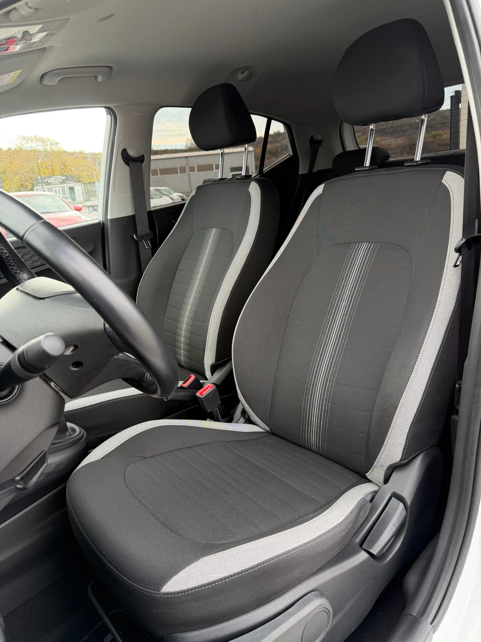 Hyundai I10 1.0i EURO 6d * 34.000KM* SERVICE BOOK TUV COC | Mobile.bg   10