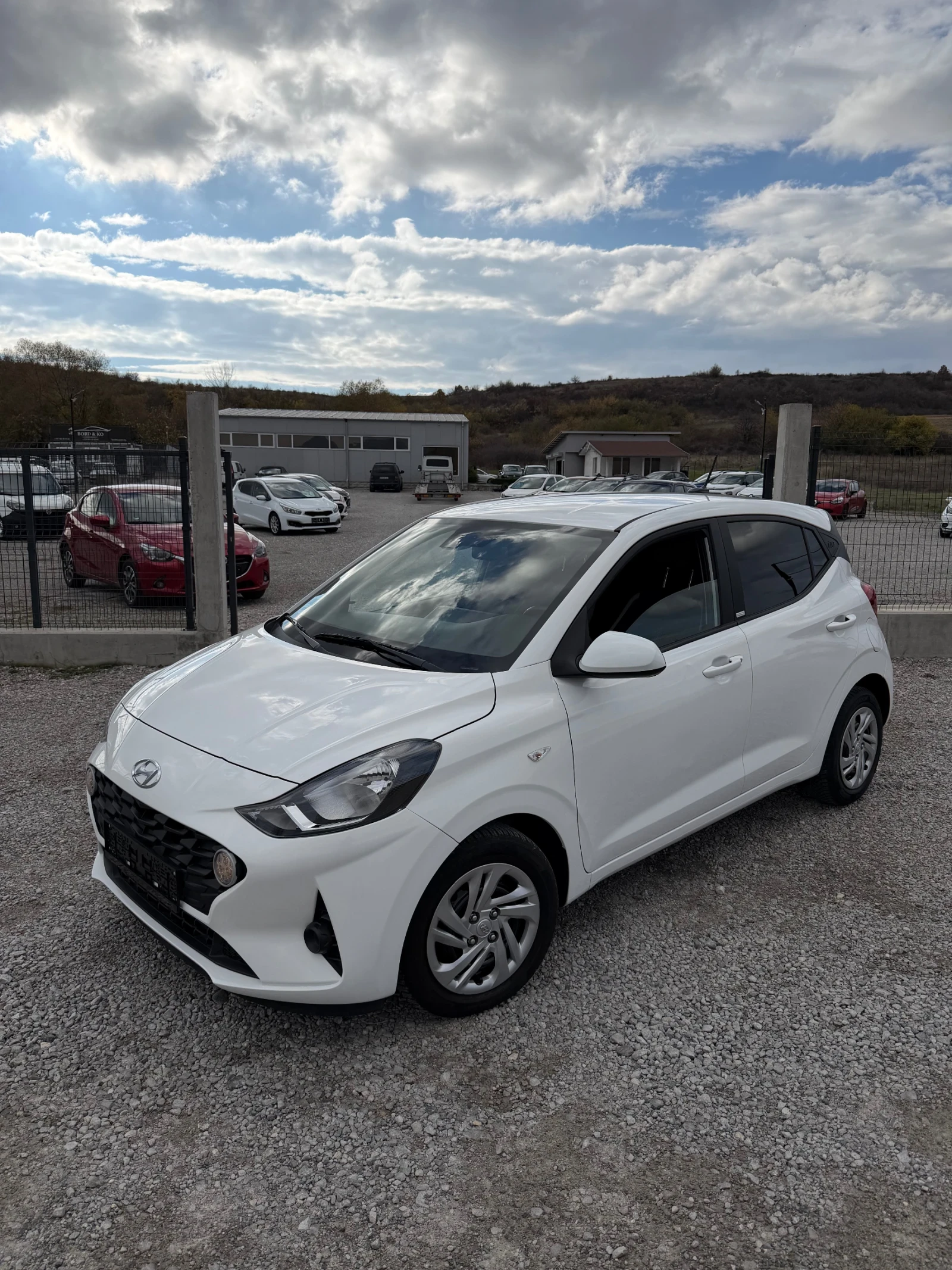 Hyundai I10 1.0i EURO 6d * 34.000KM* SERVICE BOOK TUV COC | Mobile.bg   1