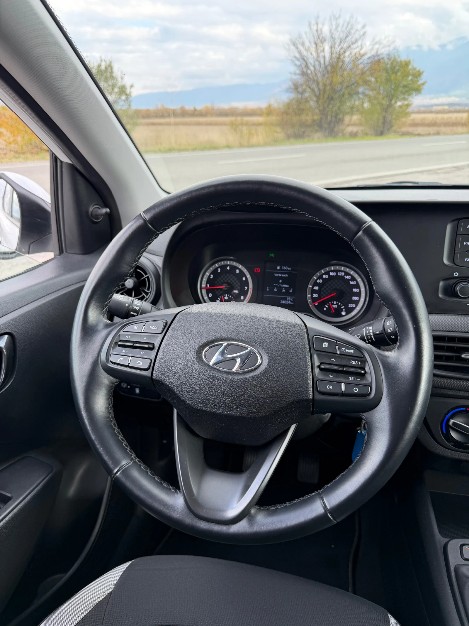 Hyundai I10 1.0i EURO 6d * 34.000KM* SERVICE BOOK TUV COC | Mobile.bg   13