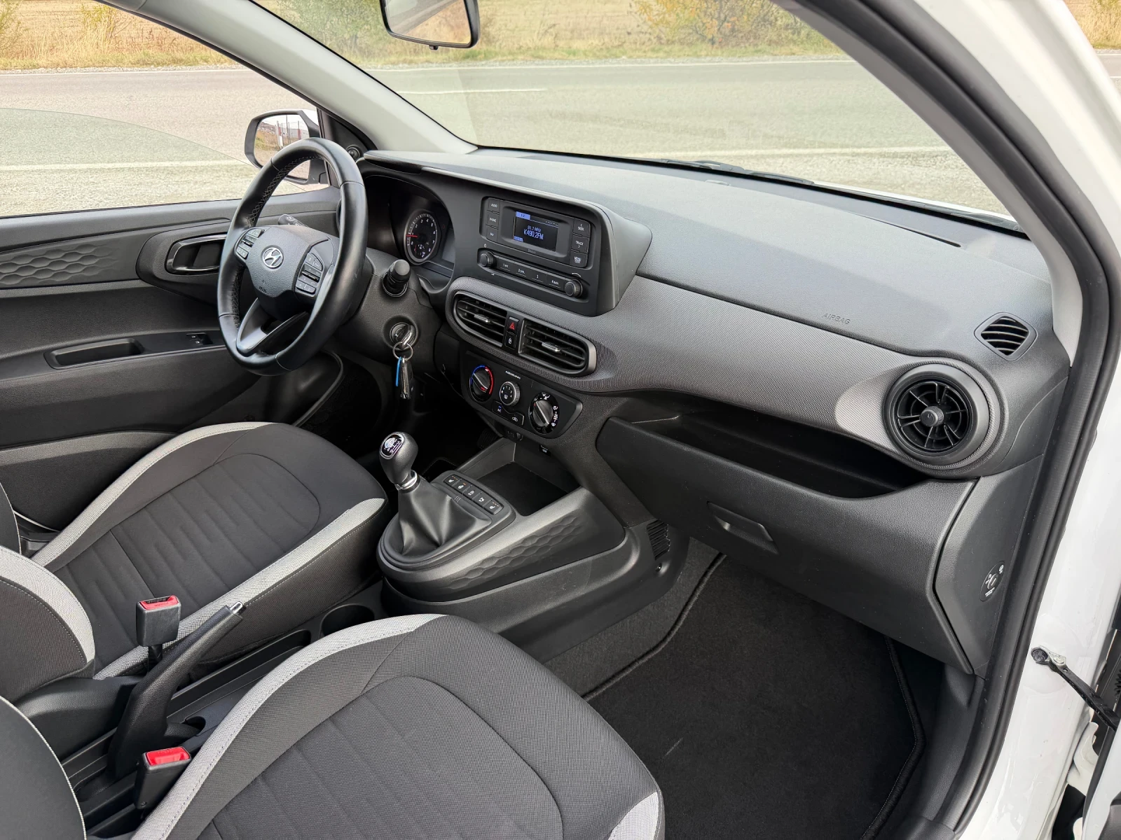 Hyundai I10 1.0i EURO 6d * 34.000KM* SERVICE BOOK TUV COC | Mobile.bg   15