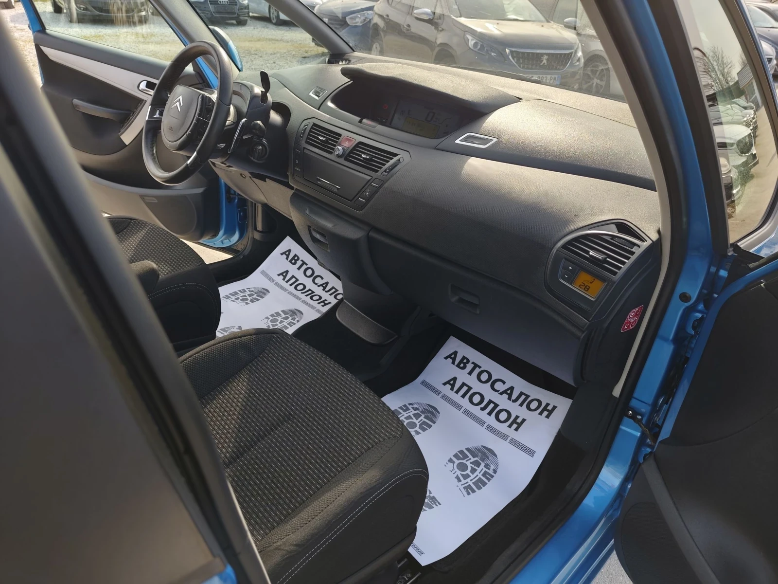 Citroen C4 Picasso 1.6HDI, 109кс, Като нов , снимка 12 - Автомобили и джипове - 53706956
