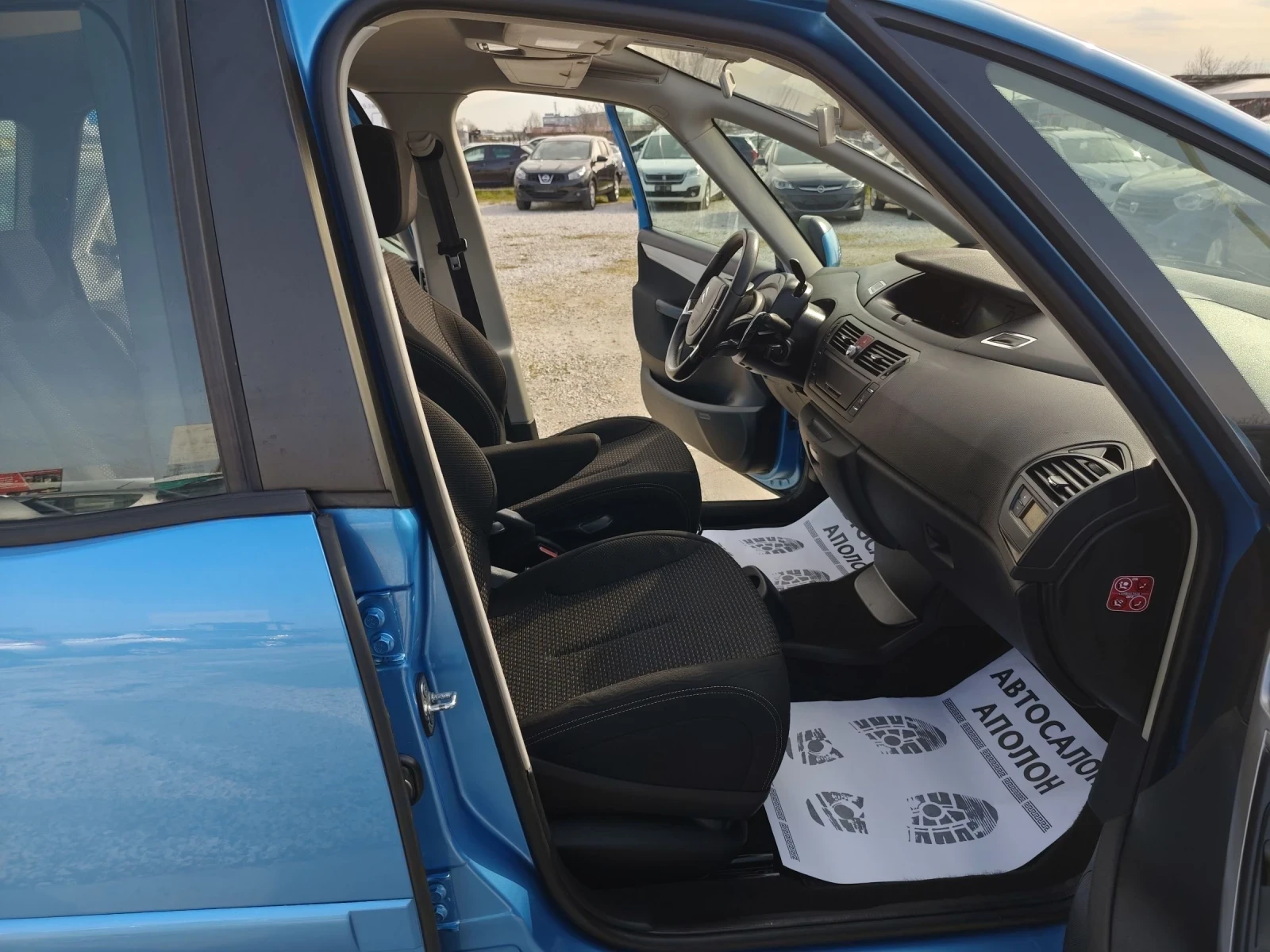 Citroen C4 Picasso 1.6HDI, 109кс, Като нов , снимка 10 - Автомобили и джипове - 53706956