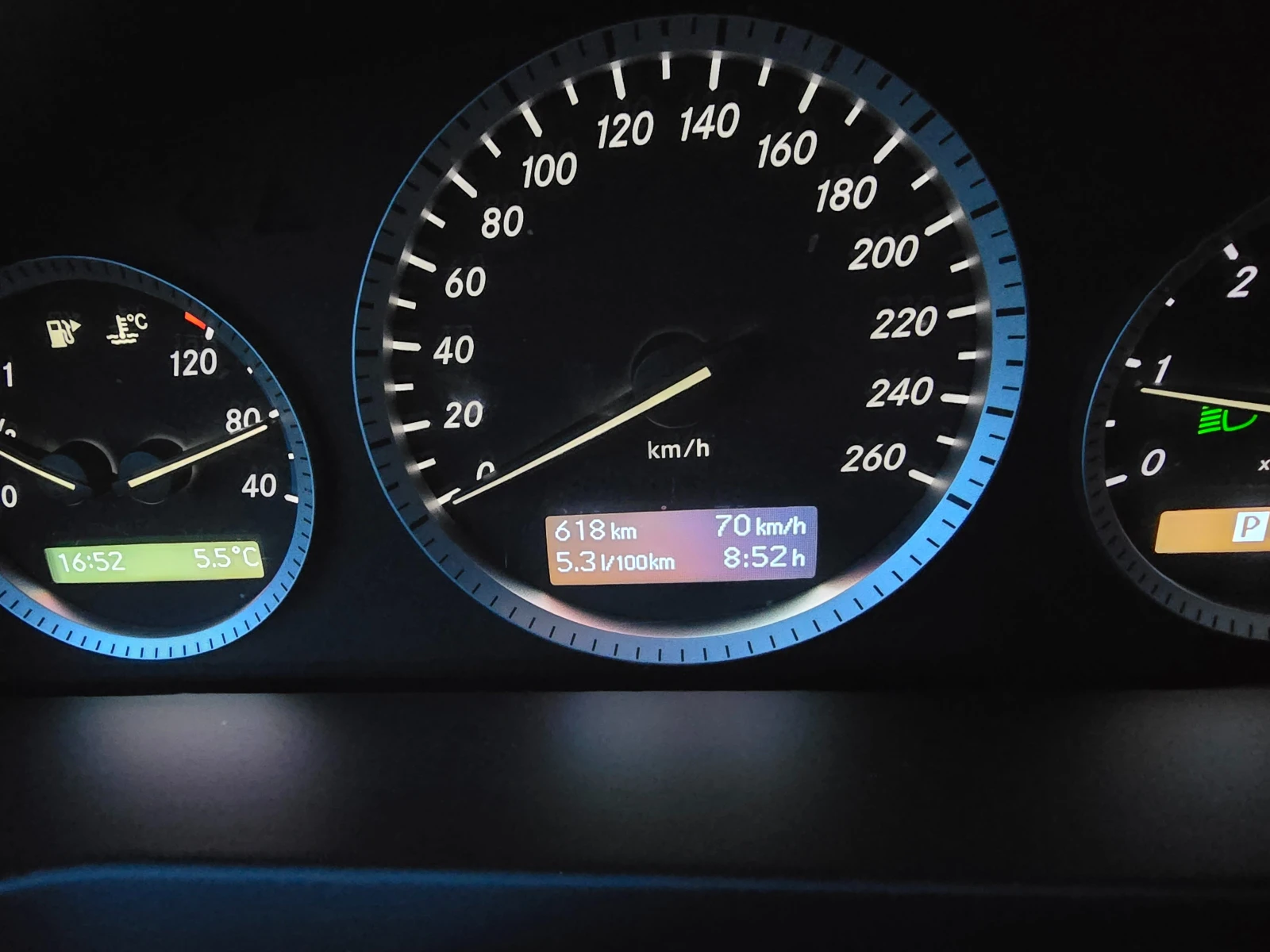 Mercedes-Benz C 200, снимка 13 - Автомобили и джипове - 53757469