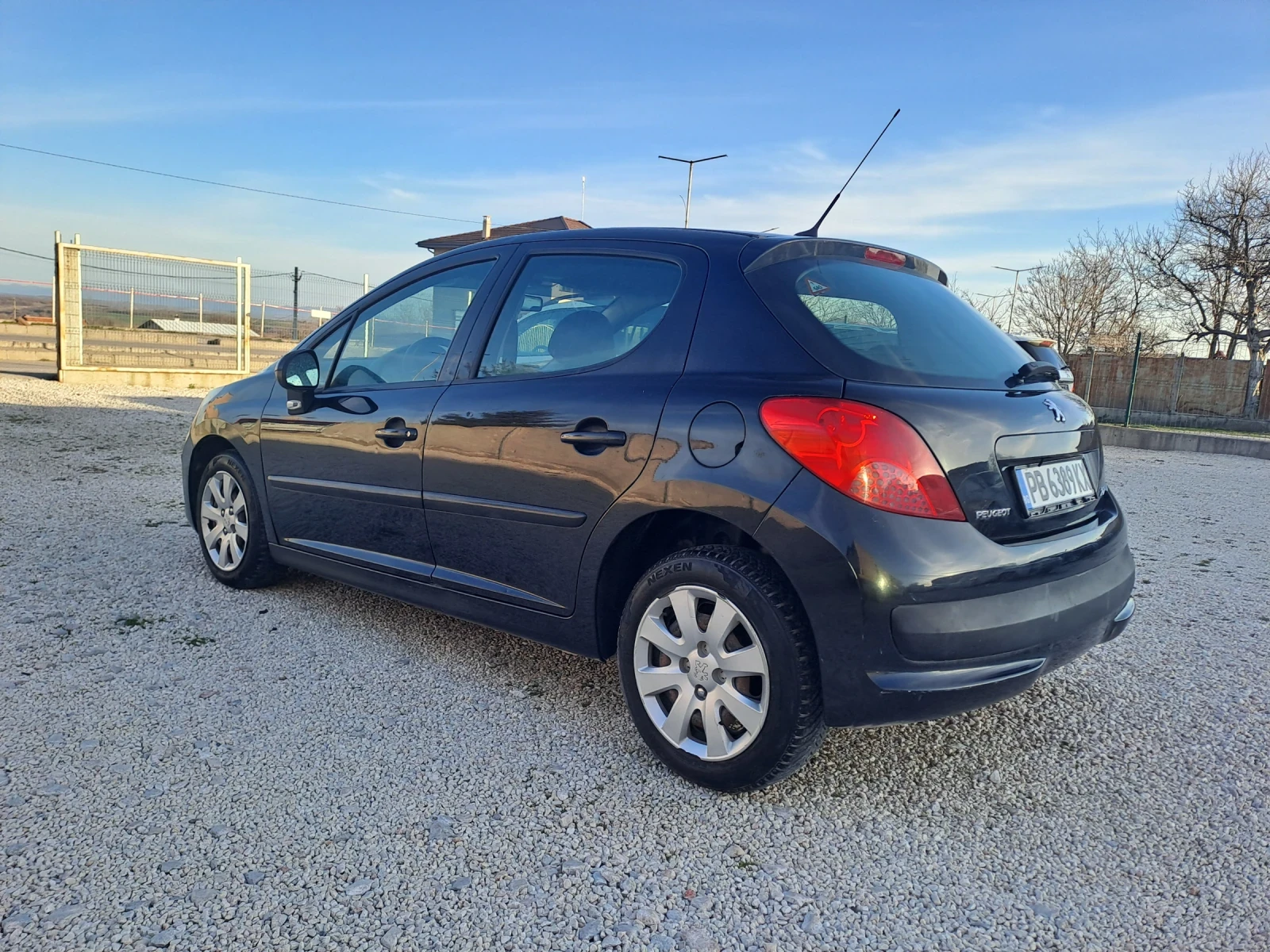 Peugeot 207 1.4 GPL, снимка 4 - Автомобили и джипове - 53769211