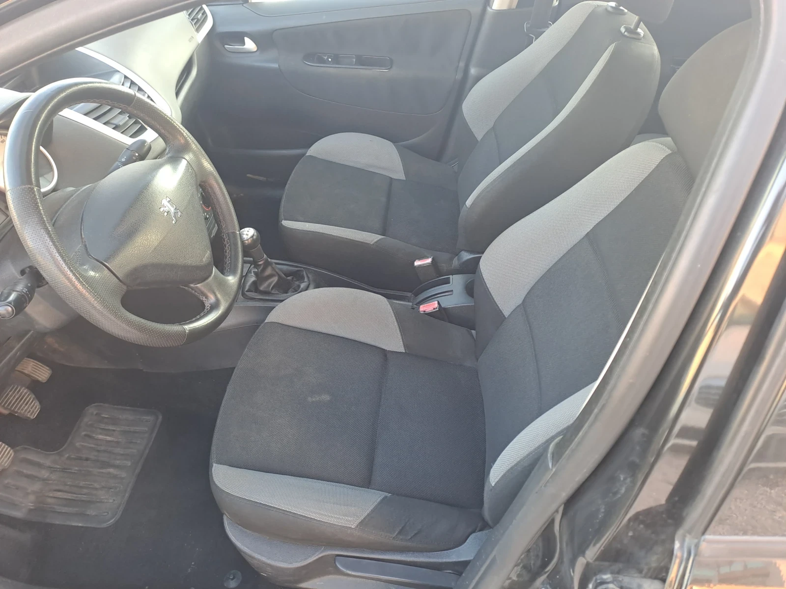 Peugeot 207 1.4 GPL, снимка 8 - Автомобили и джипове - 53769211