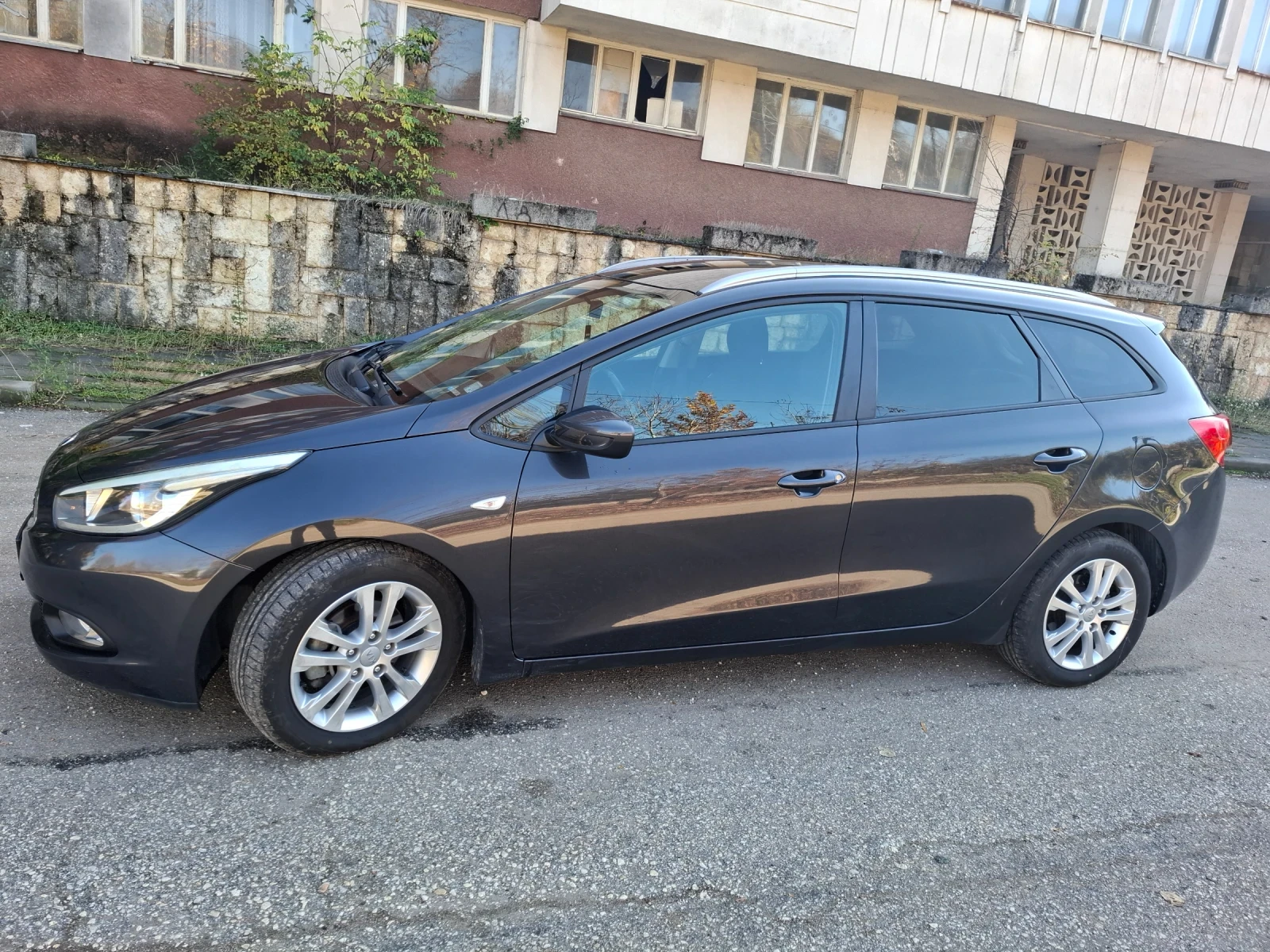 Kia Ceed, снимка 3 - Автомобили и джипове - 54019013