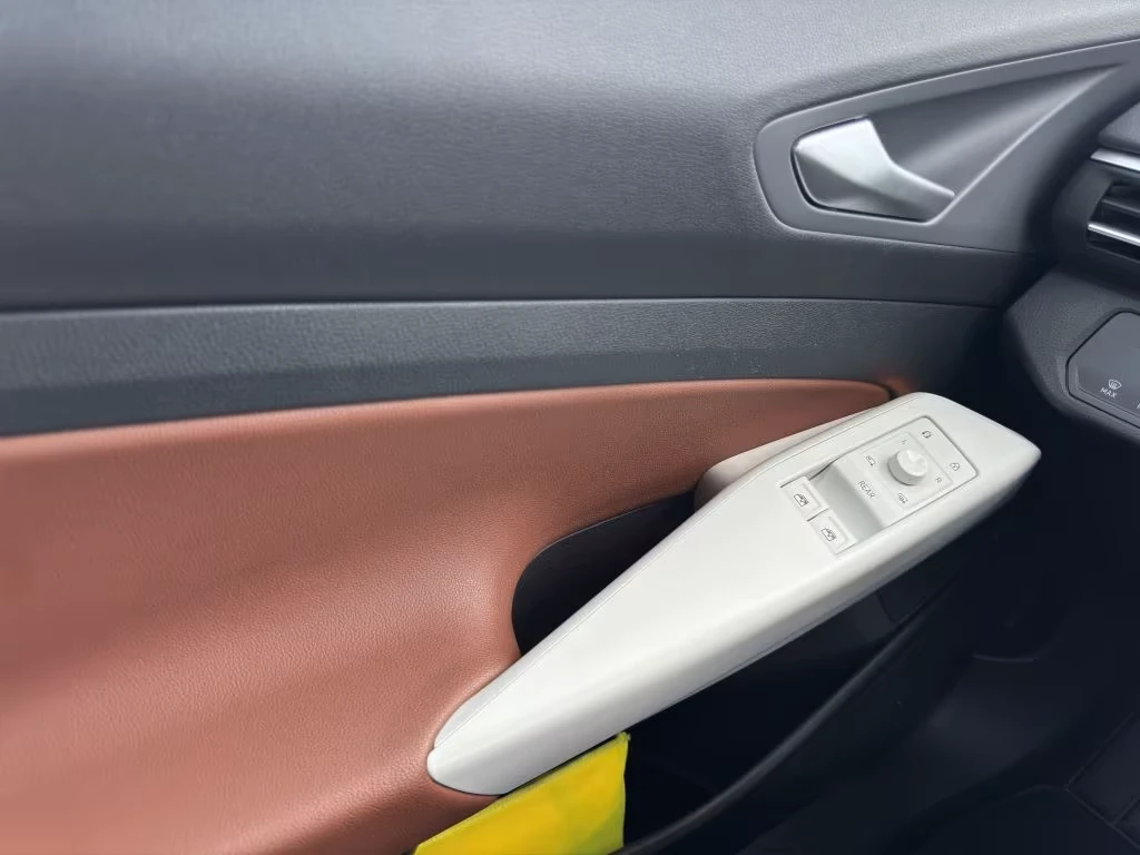 VW ID.4 PRO* DISTR* CAM* LED* CARPLAY* , снимка 9 - Автомобили и джипове - 54068802