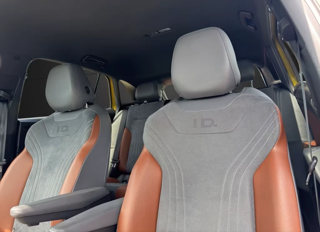 VW ID.4 PRO* DISTR* CAM* LED* CARPLAY* , снимка 11 - Автомобили и джипове - 54068802