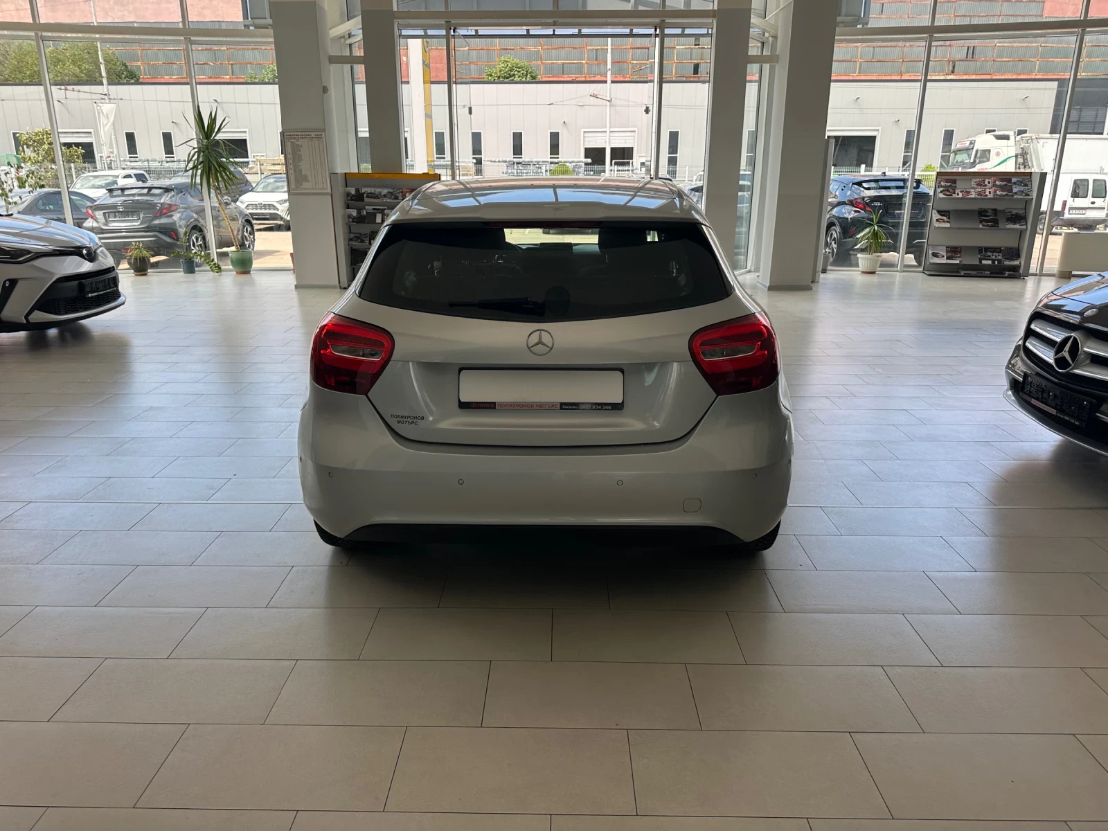 Mercedes-Benz A 180, снимка 4 - Автомобили и джипове - 54531111