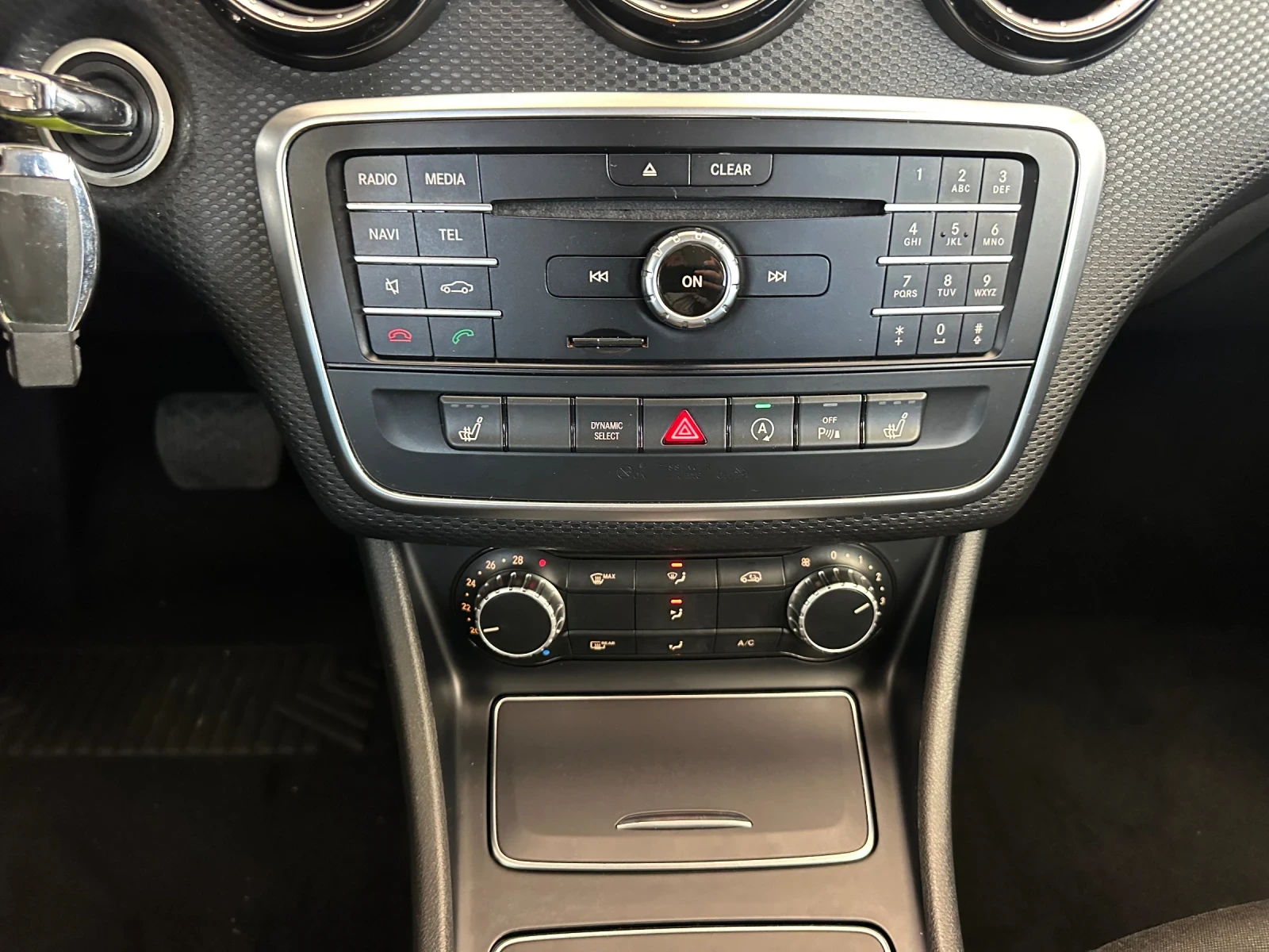 Mercedes-Benz A 180, снимка 14 - Автомобили и джипове - 54531111