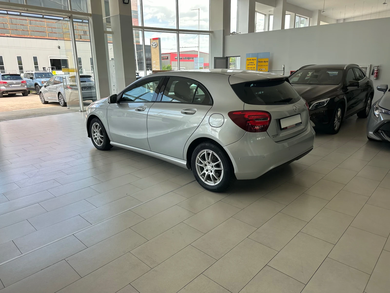Mercedes-Benz A 180, снимка 3 - Автомобили и джипове - 54531111