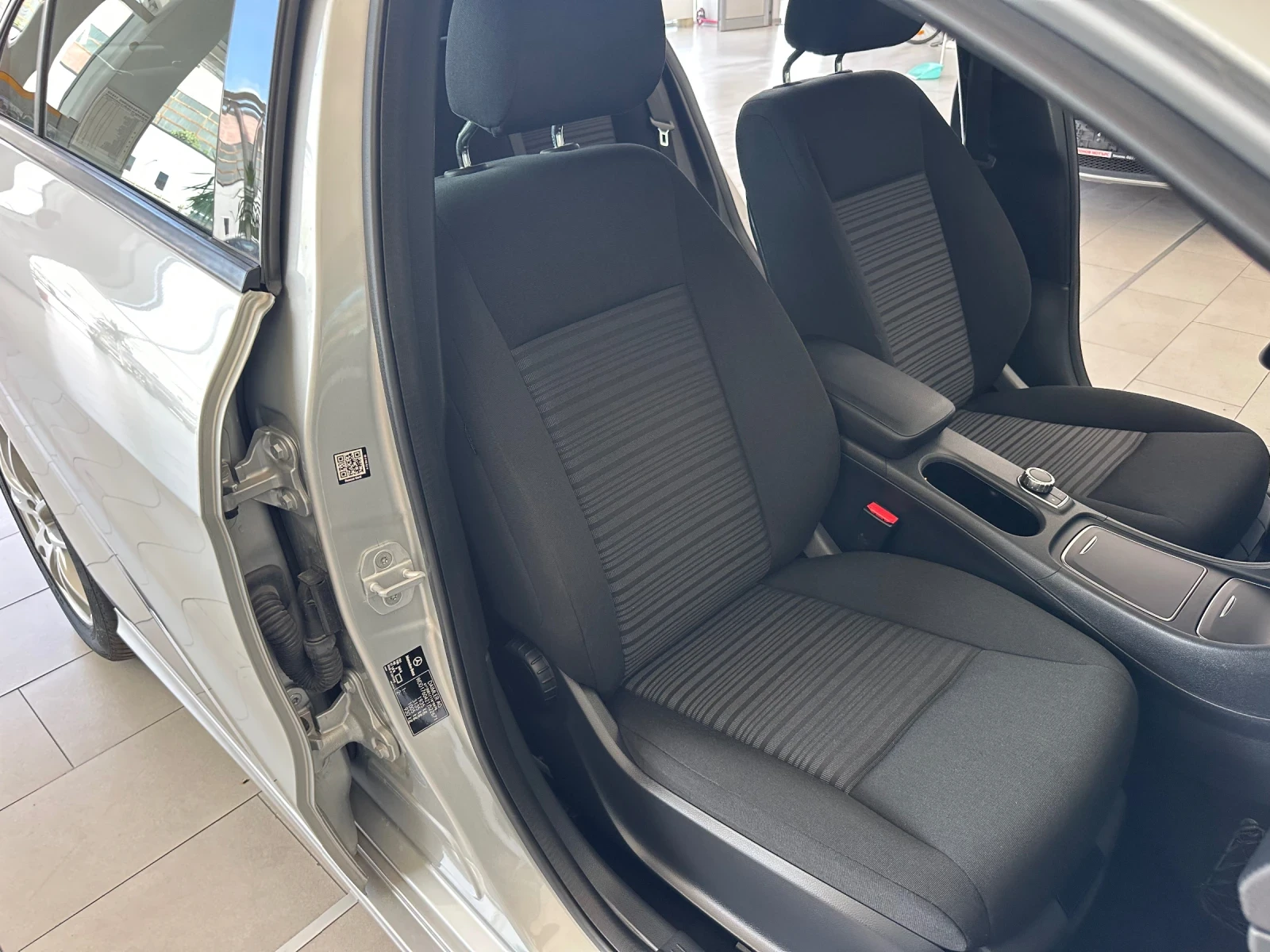 Mercedes-Benz A 180, снимка 7 - Автомобили и джипове - 54531111