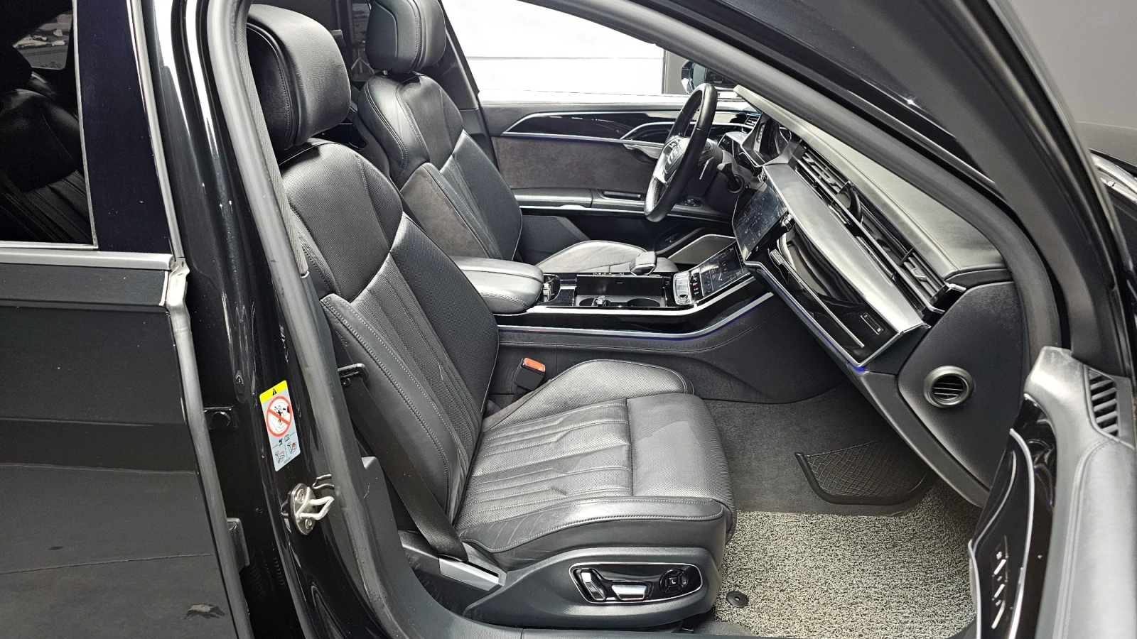 Audi A8 55 TFSI Quattro, снимка 12 - Автомобили и джипове - 54555855