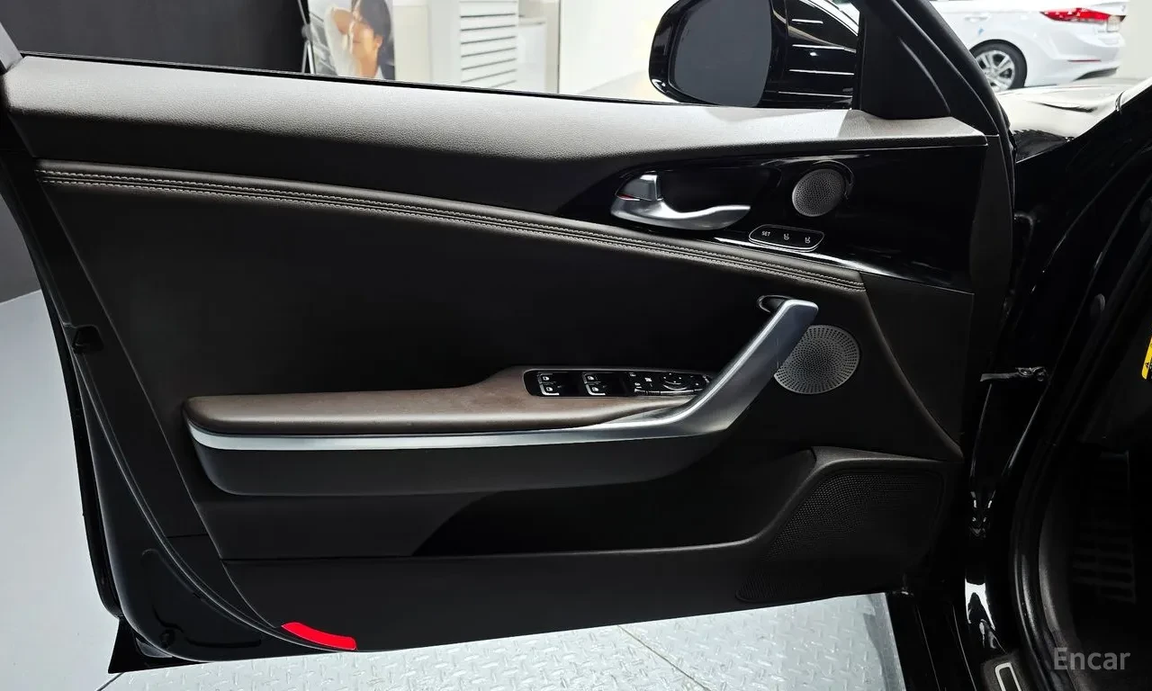 Kia Stinger 2.0 Turbo AWD Platinum, снимка 17 - Автомобили и джипове - 54956997