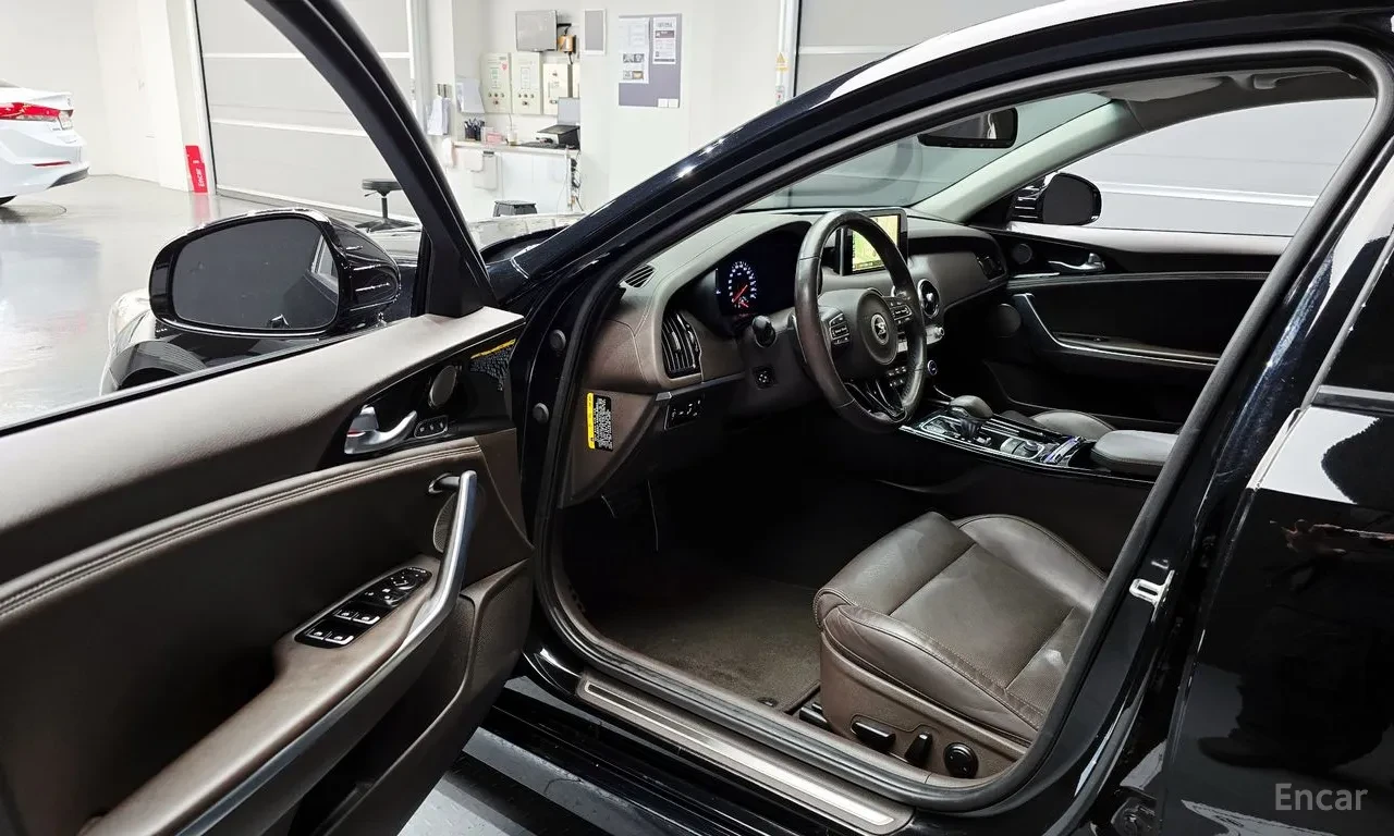 Kia Stinger 2.0 Turbo AWD Platinum, снимка 10 - Автомобили и джипове - 54956997