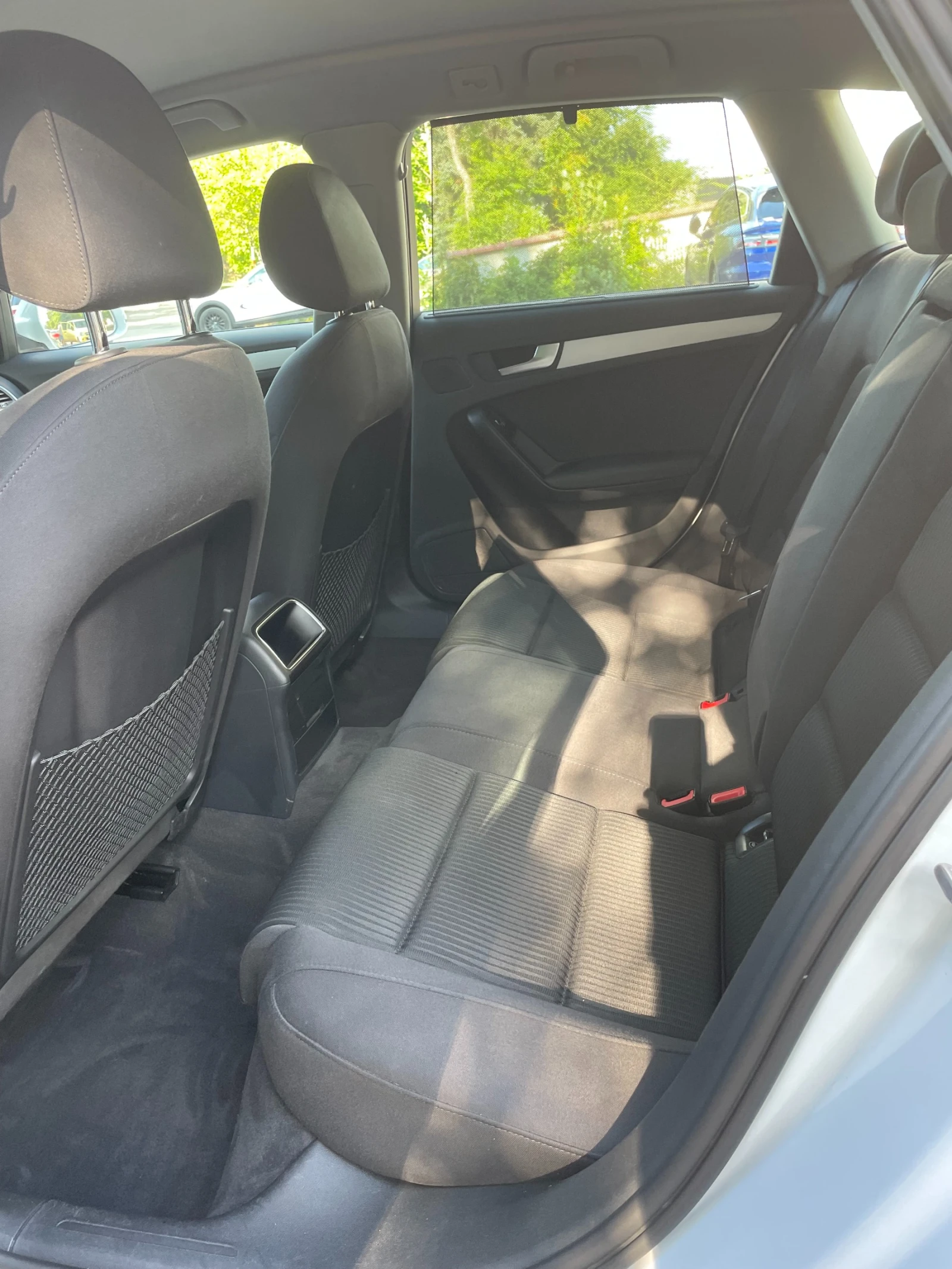 Audi A4 Avant 2.0 TDI, снимка 11 - Автомобили и джипове - 55053236