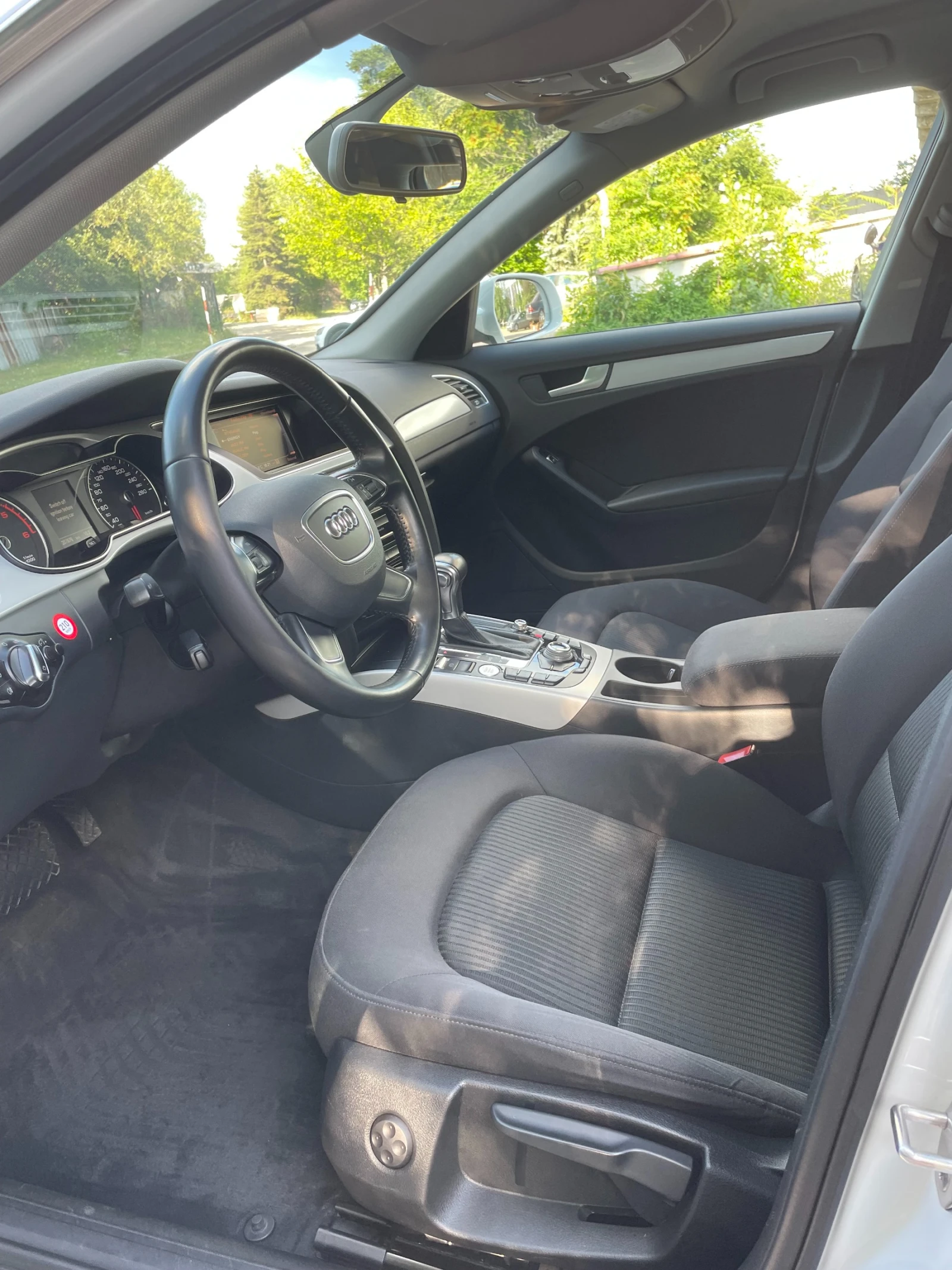 Audi A4 Avant 2.0 TDI, снимка 8 - Автомобили и джипове - 55053236