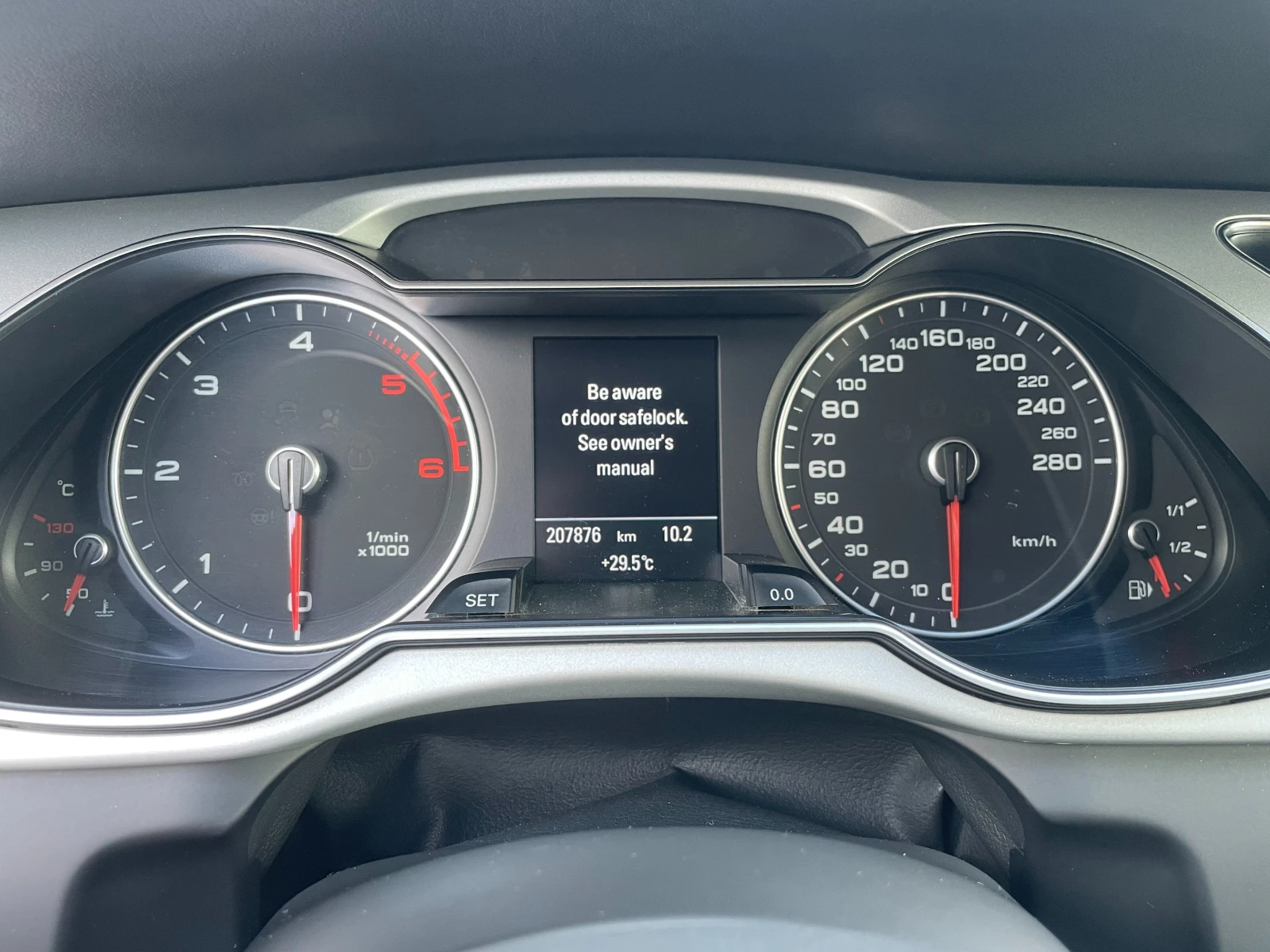 Audi A4 Avant 2.0 TDI, снимка 7 - Автомобили и джипове - 55053236