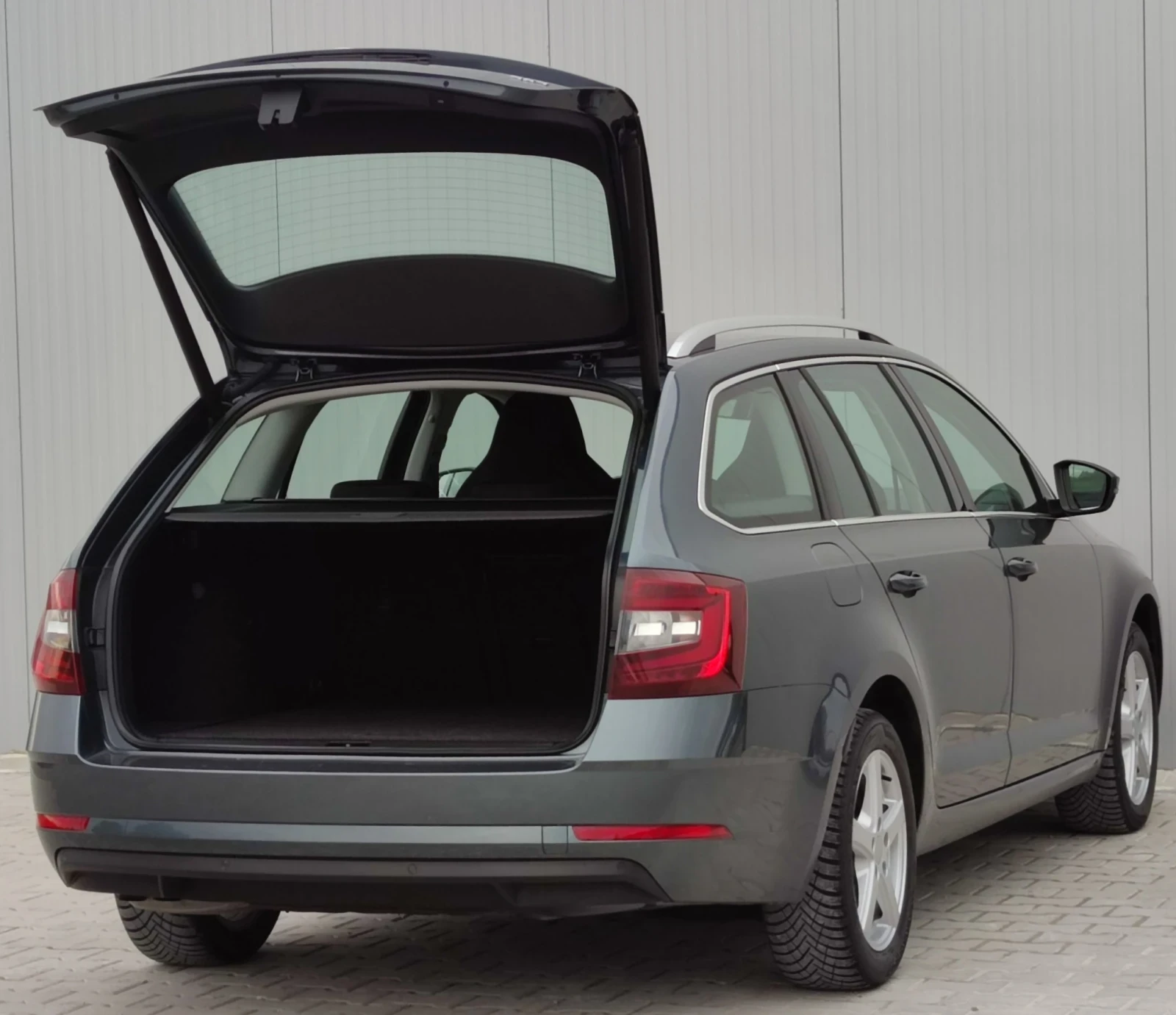 Skoda Octavia 2.0TDI* 150к.с* 4х4* , снимка 9 - Автомобили и джипове - 55338095