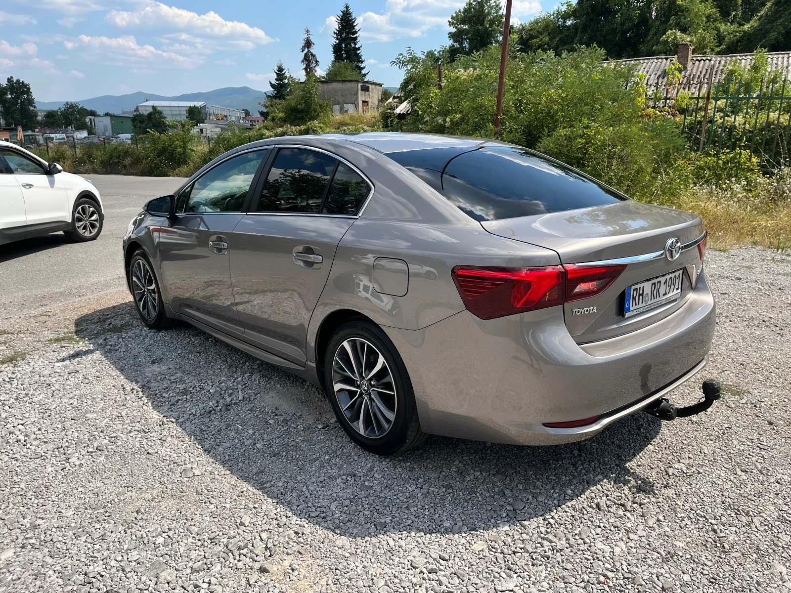 Toyota Avensis 1.8 16V FACE, снимка 2 - Автомобили и джипове - 55504016