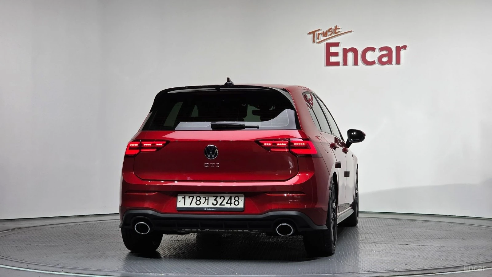 VW Golf GTI* 2.0* ДИСТРОНИК* ПОДГРЕВ* ОБДУХВАНЕ* HUD* , снимка 4 - Автомобили и джипове - 55559834