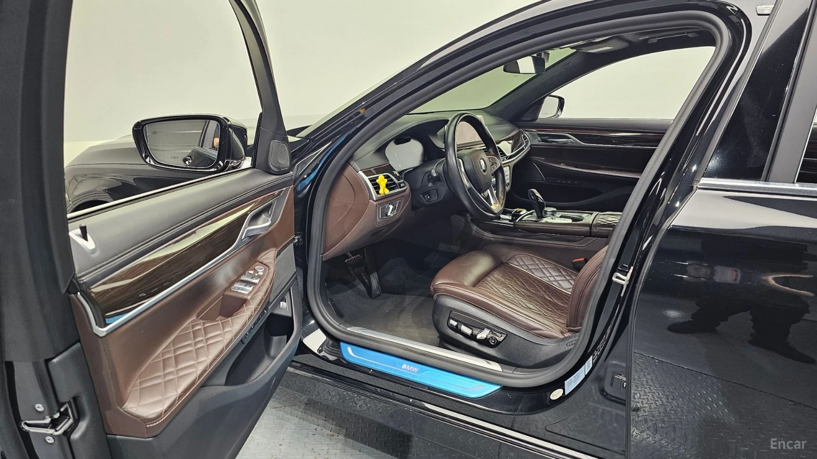 BMW 740 Li* XDRIVE* DISTRONIC* 360* МАСАЖИ* ОБДУХВАНЕ* , снимка 8 - Автомобили и джипове - 55622982
