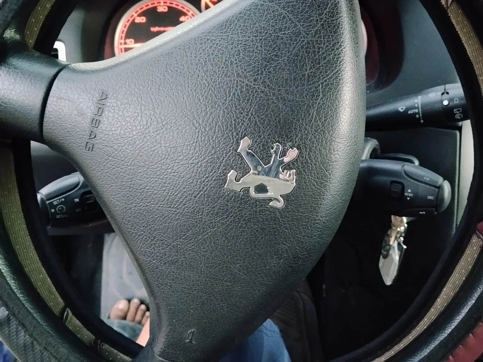 Peugeot 307 2.0HDi 90кс., снимка 11 - Автомобили и джипове - 55685409