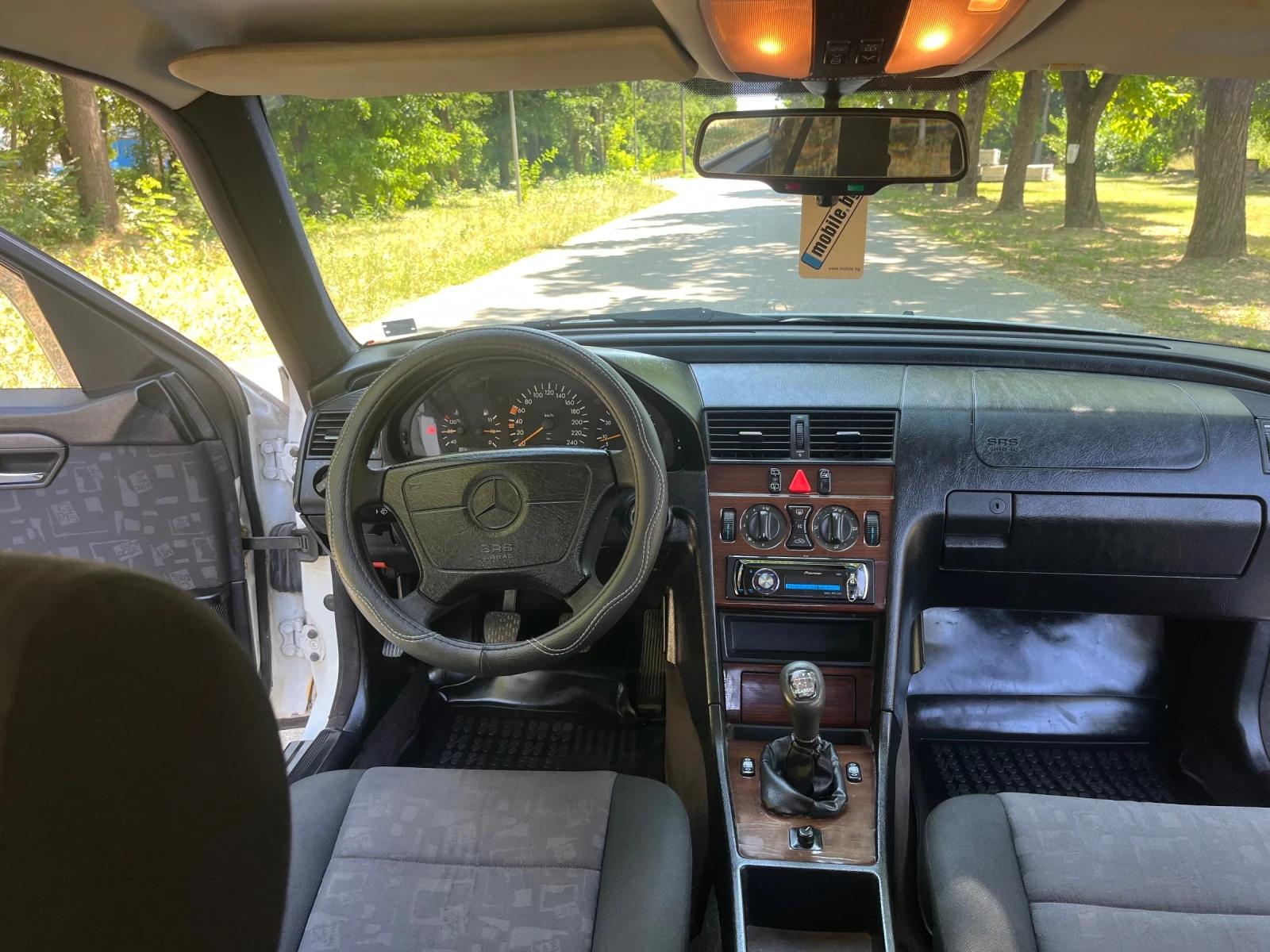 Mercedes-Benz C 180 1.8i, снимка 9 - Автомобили и джипове - 55836381