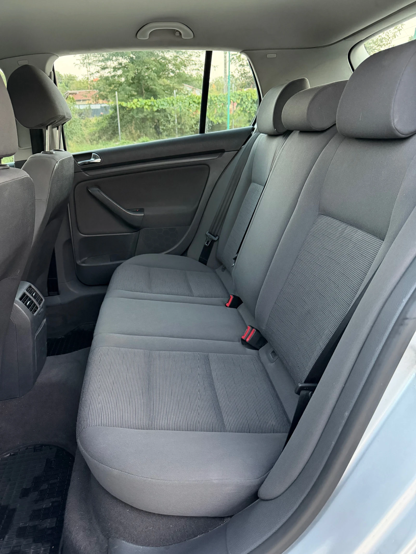 VW Golf 1.9 TDI 105 BKC, снимка 11 - Автомобили и джипове - 55904811