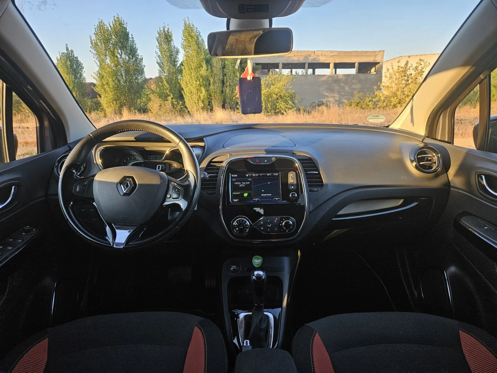 Renault Captur Автоматик Orange Edition , снимка 6 - Автомобили и джипове - 56078305