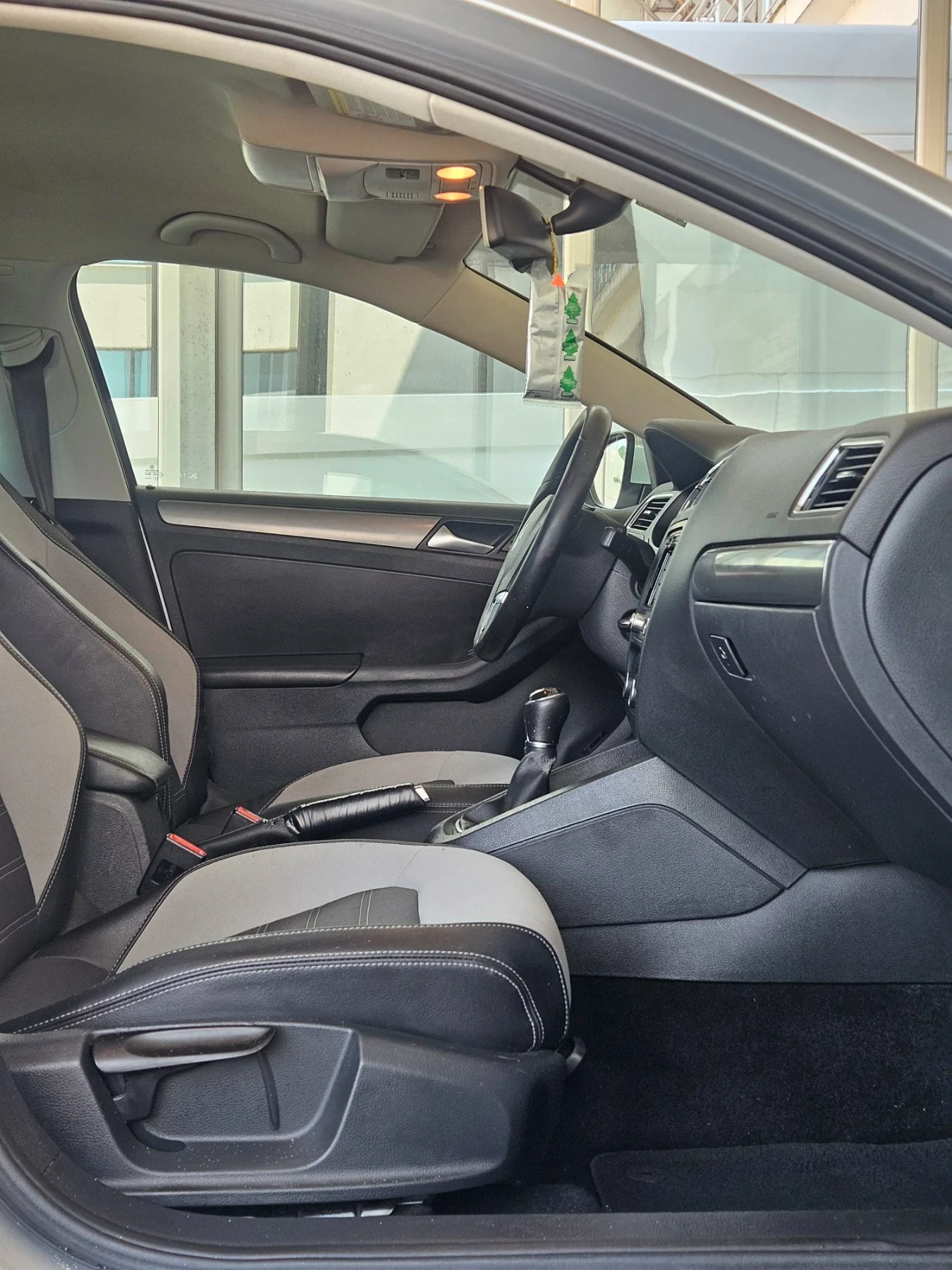 VW Jetta 1.6TDI 2013 Highline Executive Line, снимка 8 - Автомобили и джипове - 56078305