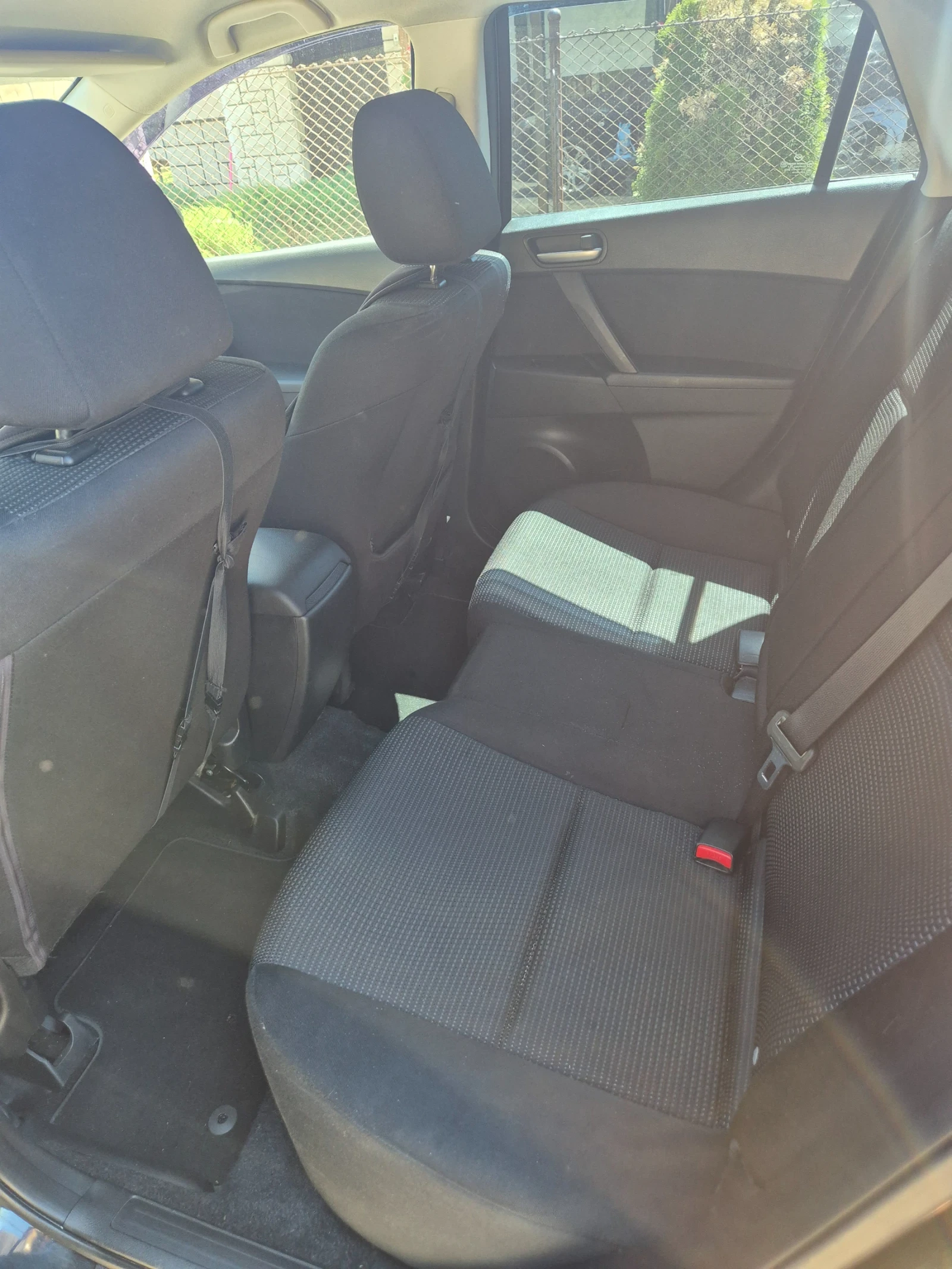 Mazda 3, снимка 2 - Автомобили и джипове - 56247192