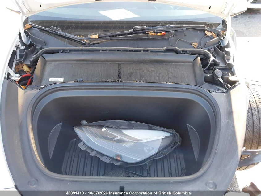 Tesla Model Y, снимка 10 - Автомобили и джипове - 56475526