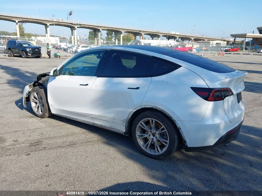 Tesla Model Y, снимка 3 - Автомобили и джипове - 56475526